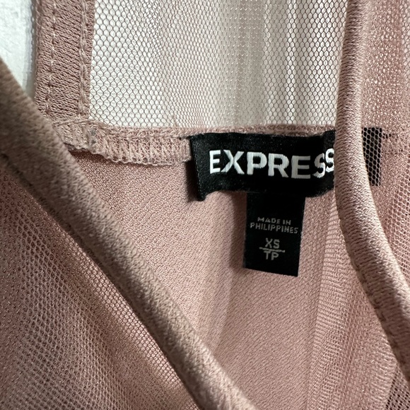 Express form fitting blouse - Picture 2 of 3